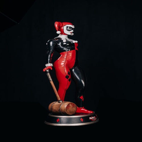 DC Comics Life-Size statue 1/1 Harley Quinn 196 cm