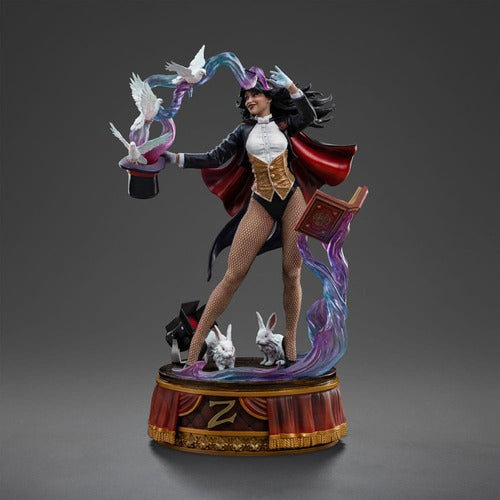 DC Comics statuette 1/10 Art Scale Zatanna 27 cm