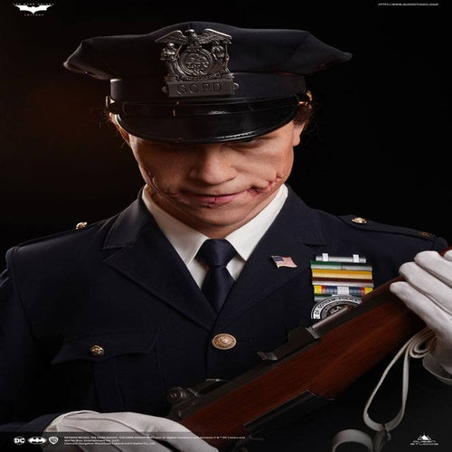 The Dark Knight buste 1/1 The Joker (Police Uniform) 87 cm