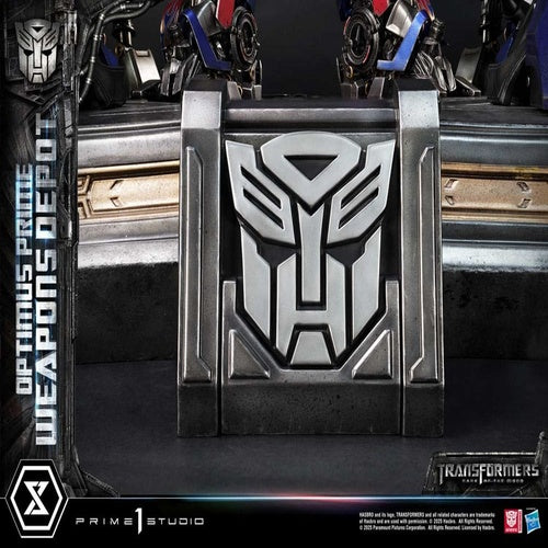 Transformers: Dark of the Moon (Film) Museum Masterline Statue Optimus Prime Weapons Depot 127 cm