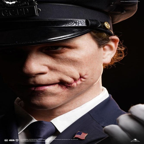 The Dark Knight buste 1/1 The Joker (Police Uniform) 87 cm