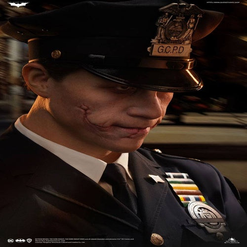 The Dark Knight buste 1/1 The Joker (Police Uniform) 87 cm
