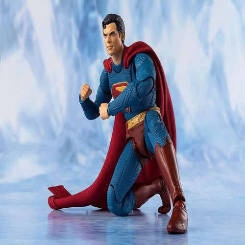 Superman 2025 figurine S.H.Figuarts Superman 16 cm