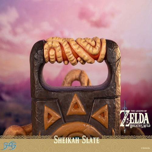 The Legend of Zelda: Breath of the Wild statuette 1/1 Sheikah Slate 24 cm