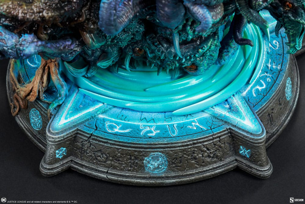 DC Comics statuette Premium Format John Constantine: Just Another Exorcism Hangover 53 cm