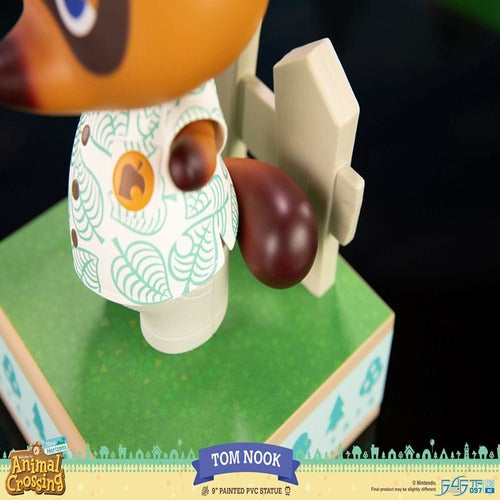 Animal Crossing: New Horizons statuette PVC Tom Nook 22 cm