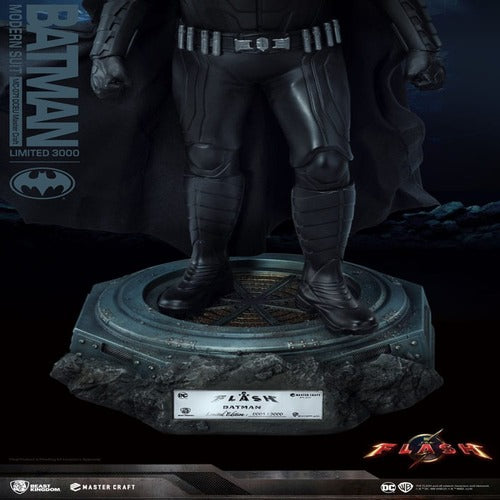Batman statuette Master Craft Batman Modern Suit 42 cm