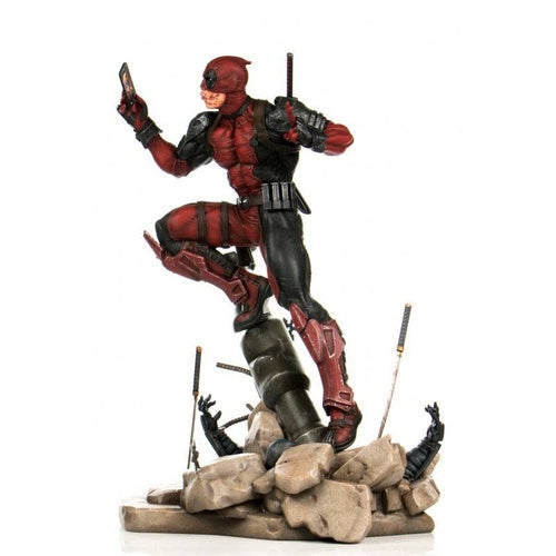 Marvel Comics statuette 1/6 PrototypeZ Deadpool by Erick Sosa 46 cm