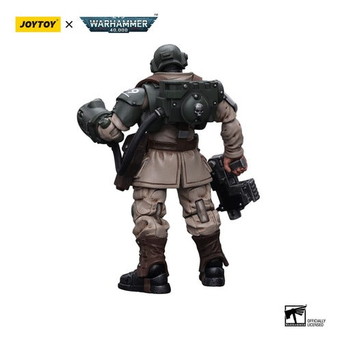 Warhammer 40k figurine 1/18 Astra Militarum Cadian Command Squad Veteran Sergeant with Power Fist 12 cm