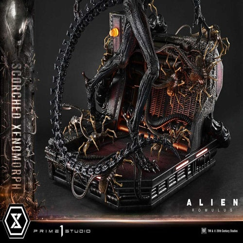 Alien: Romulus statuette Museum Masterline XL 1/3 Scorched Xenomorph 98 cm