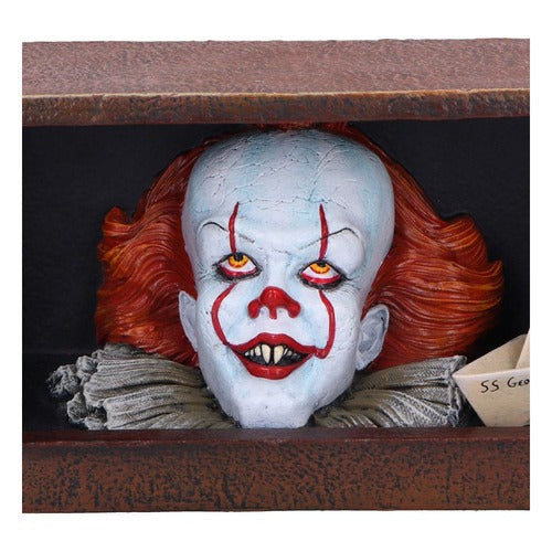 Es Figur Pennywise Drain 8 cm