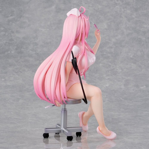 To Love-Ru Darkness statuette PVC Lara Satalin Deviluke Nurse Cos 26 cm