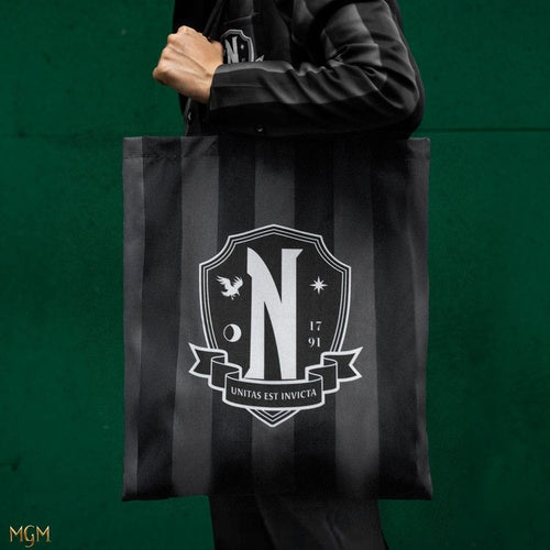 Wednesday Tragetasche Nevermore Academy