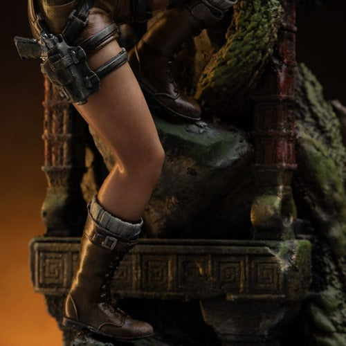 Tomb Raider statuette 1/10 Deluxe Art Scale Lara Croft 36 cm