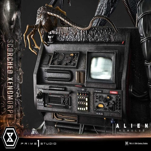 Alien: Romulus statuette Museum Masterline XL 1/3 Scorched Xenomorph 98 cm