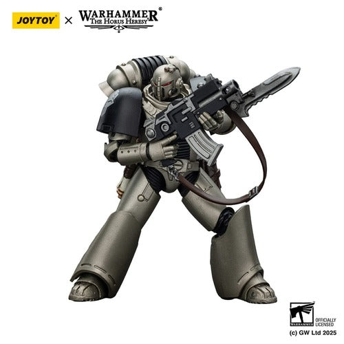 Warhammer The Horus Heresy figurine 1/18 lron Warriors MKVI Tactical Sergeant with Power Sword and Plasma Pistol 12 cm