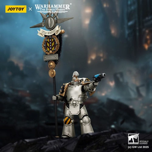 Warhammer The Horus Heresy figurine 1/18 lron Warriors Command Squad Chosen with Legion Standard 12 cm