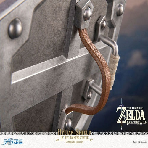 The Legend of Zelda Breath of the Wild statuette PVC Hylian Shield Standard Edition 29 cm