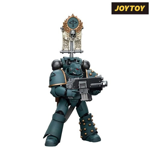 Warhammer The Horus Heresy figurine 1/18 Sons of Horus MKIV Tactical Squad Legionary with Legion Vexilla 12 cm