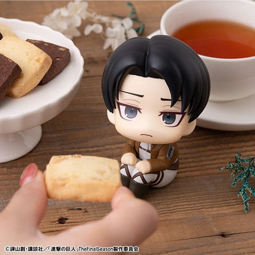 Attack on Titan statuette PVC Look Up Levi 11 cm