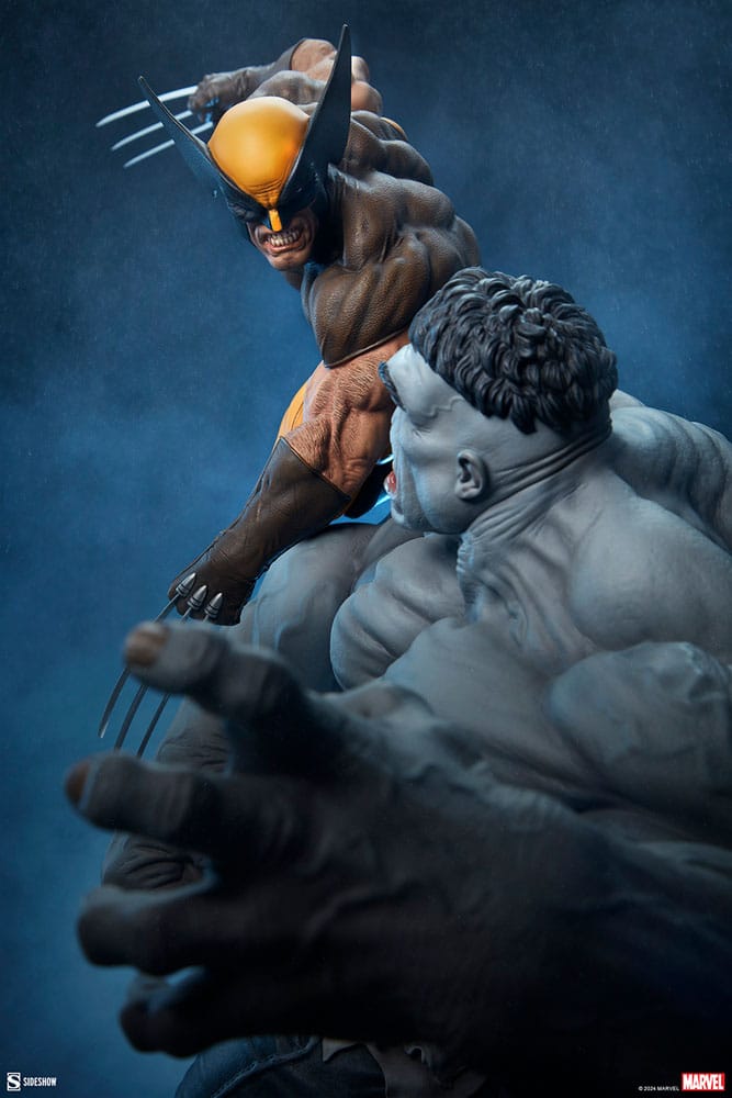 Marvel statuette Grey Hulk vs Wolverine 58 cm