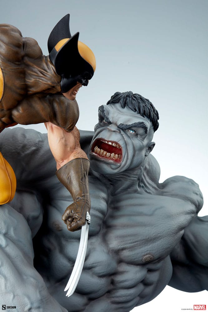 Marvel statuette Grey Hulk vs Wolverine 58 cm