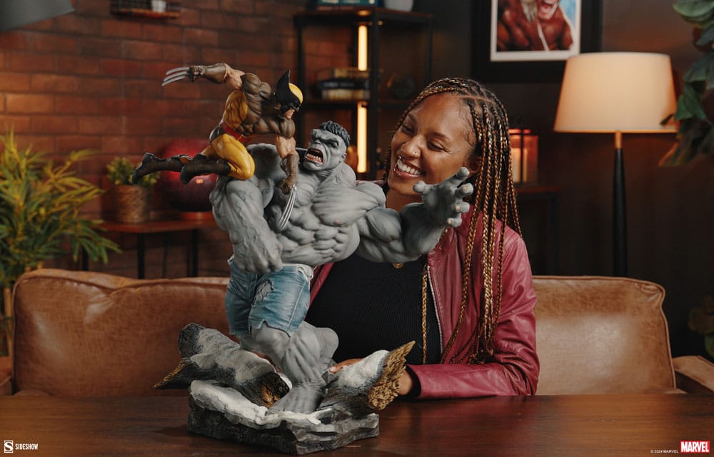 Marvel statuette Grey Hulk vs Wolverine 58 cm