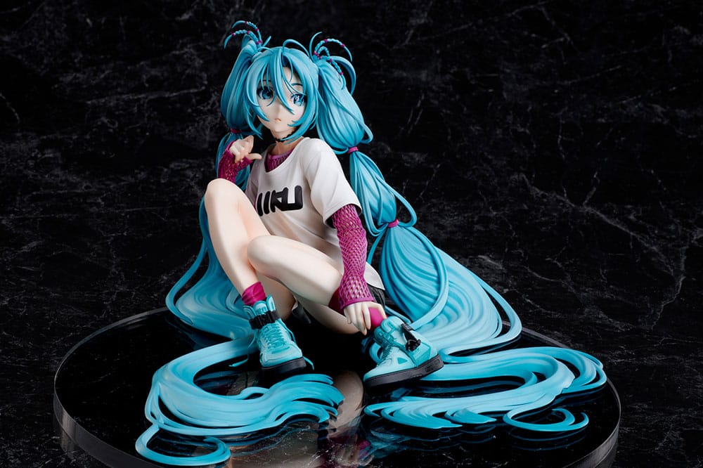 Hatsune Miku statuette 1/4 Yoneyama Mai The Latest Street Style "Cute" Limited Edition 17 cm