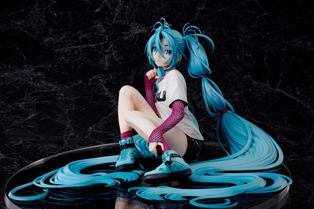 Hatsune Miku statuette 1/4 Yoneyama Mai The Latest Street Style "Cute" Limited Edition 17 cm