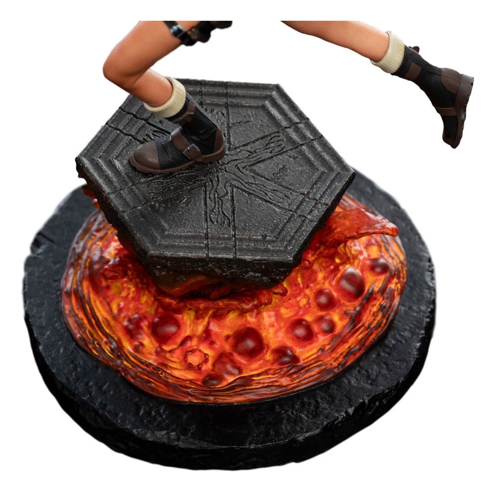 Tomb Raider statuette Lara Croft: The Sanctuary of Flame 18 cm